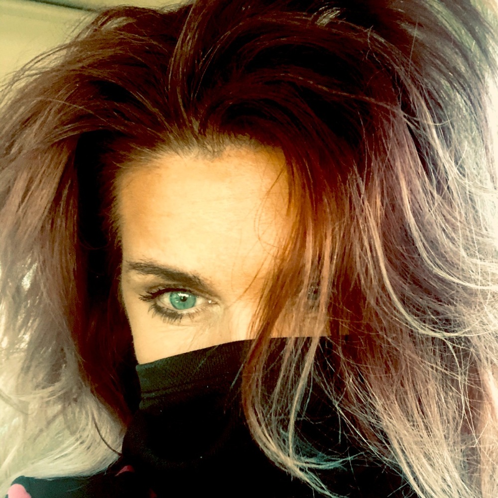 Meet your Posher, Gina. Welcome to my store!  Listings daily!